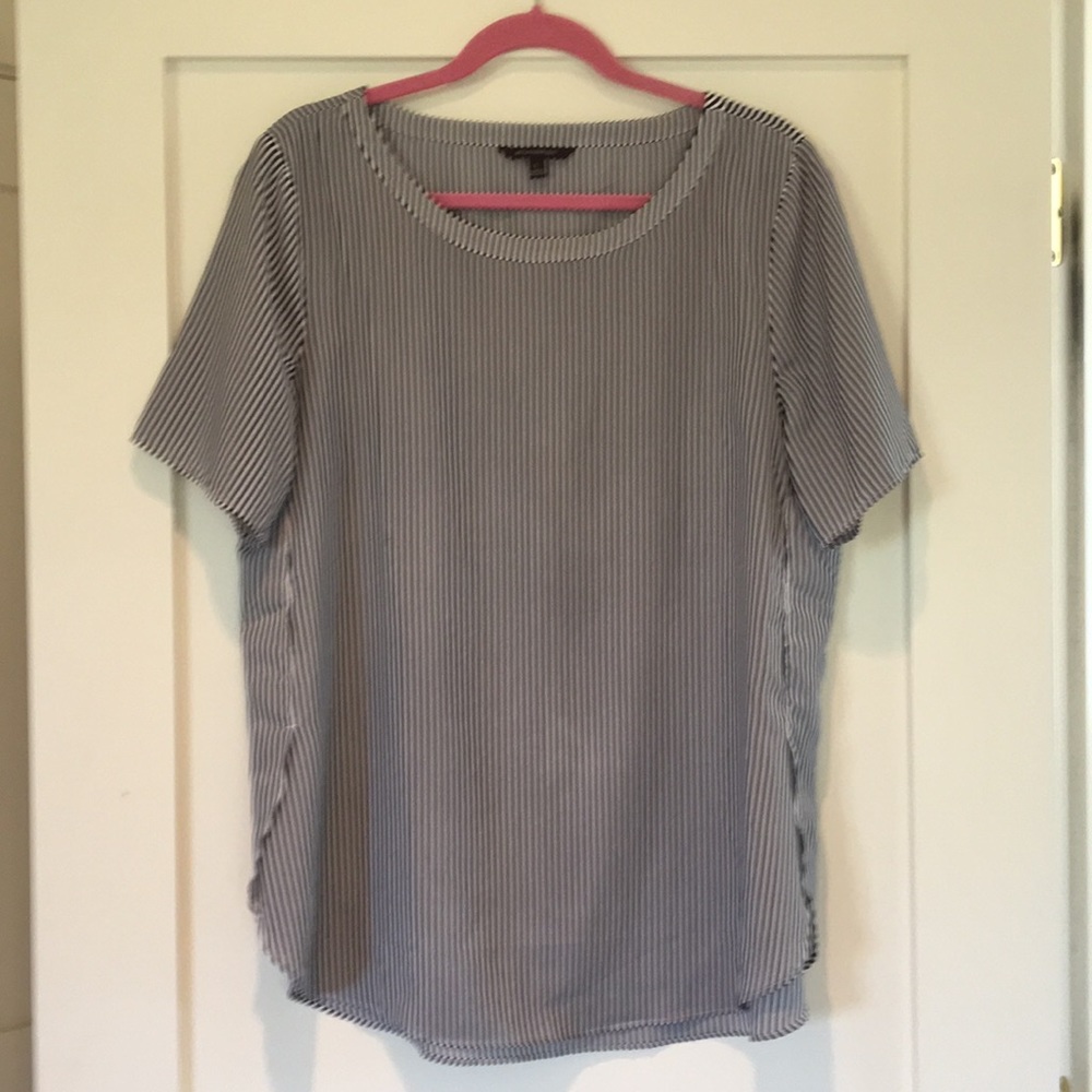 EUC Navy & white blouse